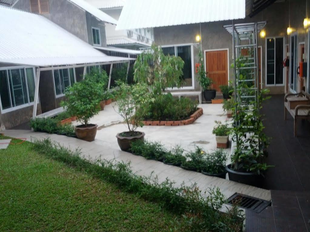 Zan Pla Nade Guesthouse เชียงราย ภายนอก รูปภาพ